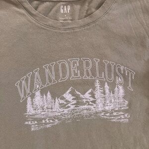 Gap small women’s t-shirt small